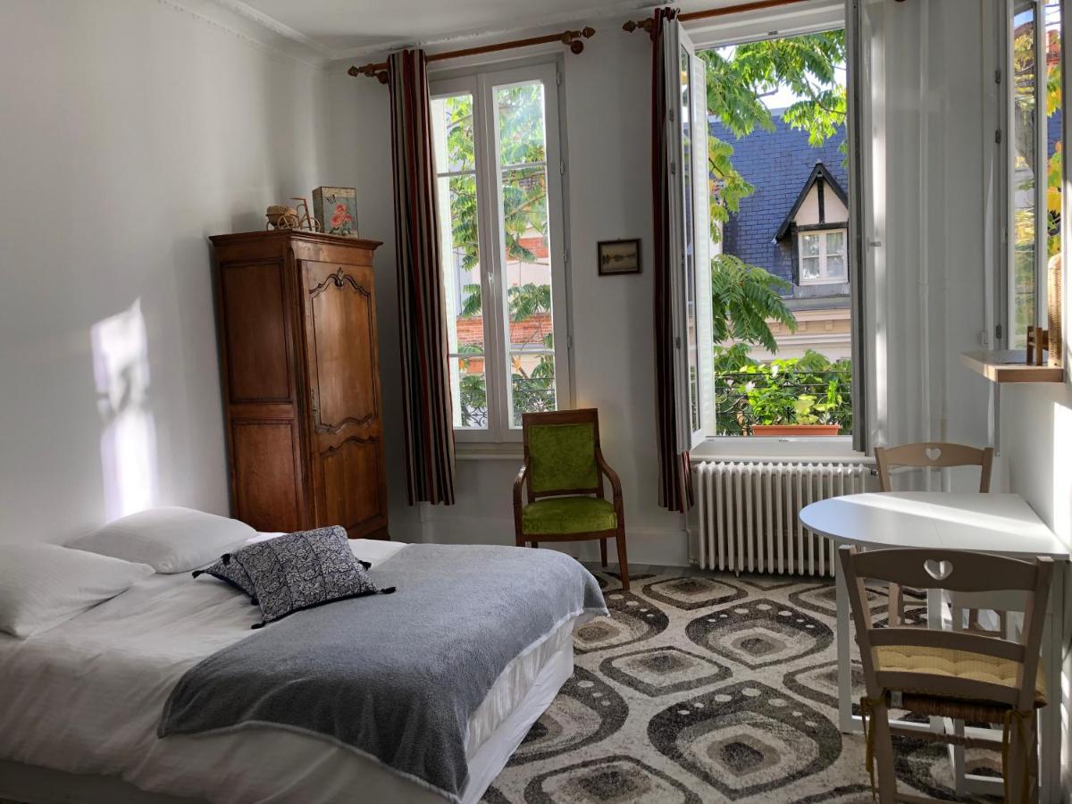 Villa Camelia Quartier Thermal Grand Studio Au Calme Виши Екстериор снимка